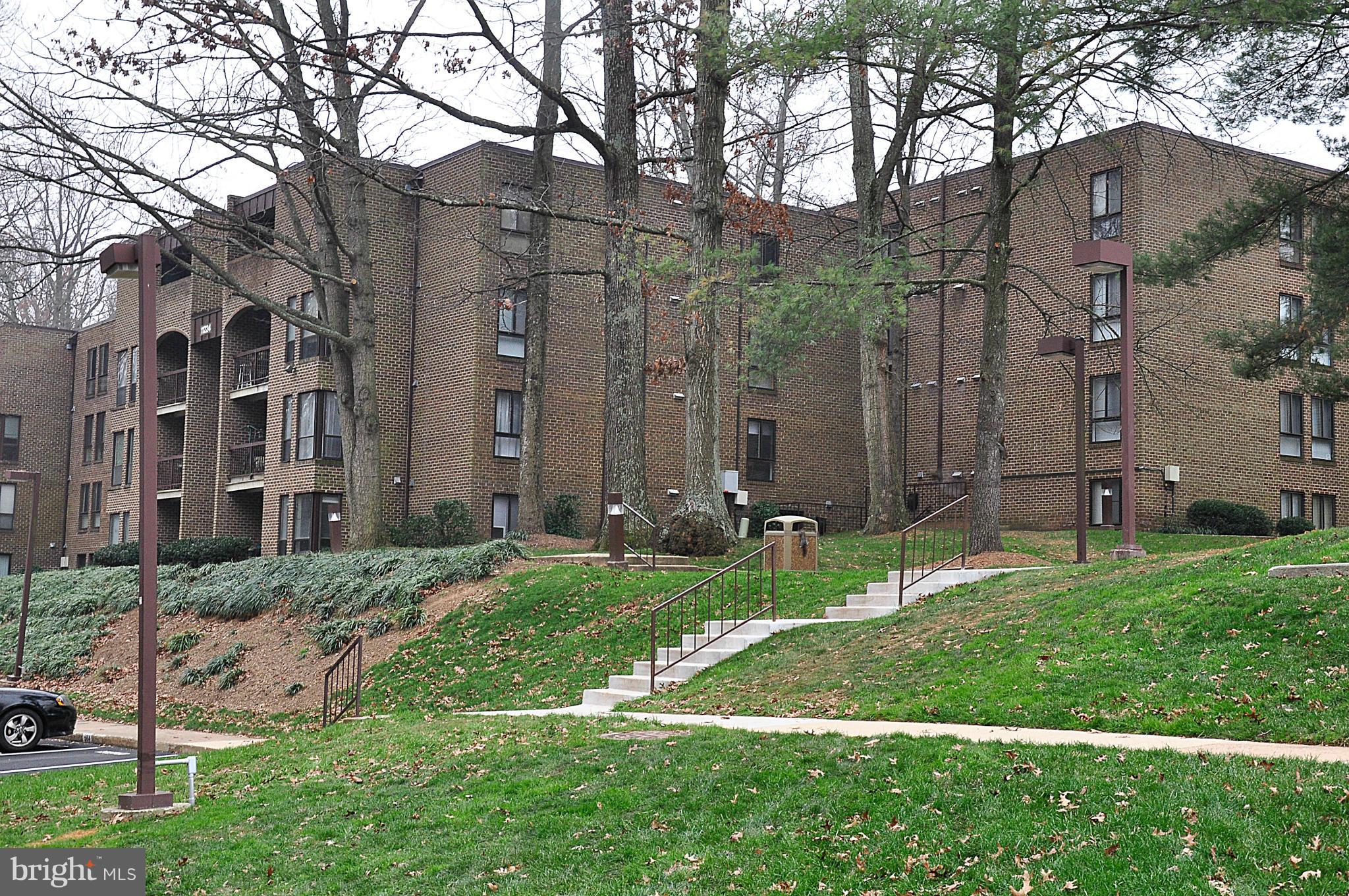 11228 Chestnut Grove Square, Unit 329 Reston, VA 20190 - Photo 24 of 27 Exterior (General)
