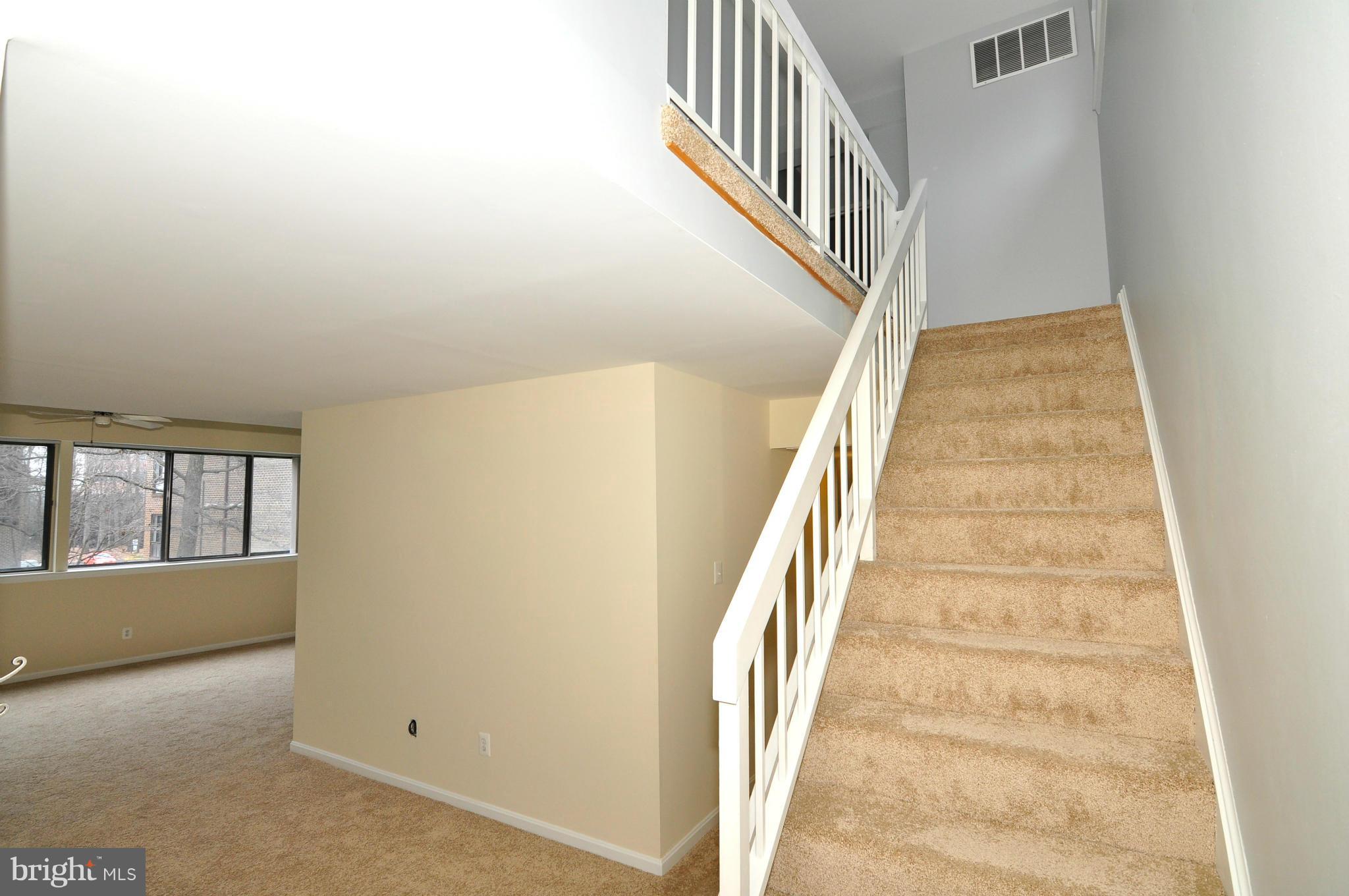 11228 Chestnut Grove Square, Unit 329 Reston, VA 20190 - Photo 4 of 27 Interior (General)