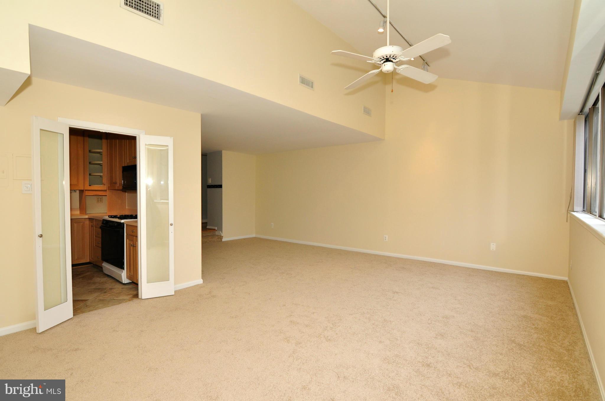 11228 Chestnut Grove Square, Unit 329 Reston, VA 20190 - Photo 6 of 27 Living Room