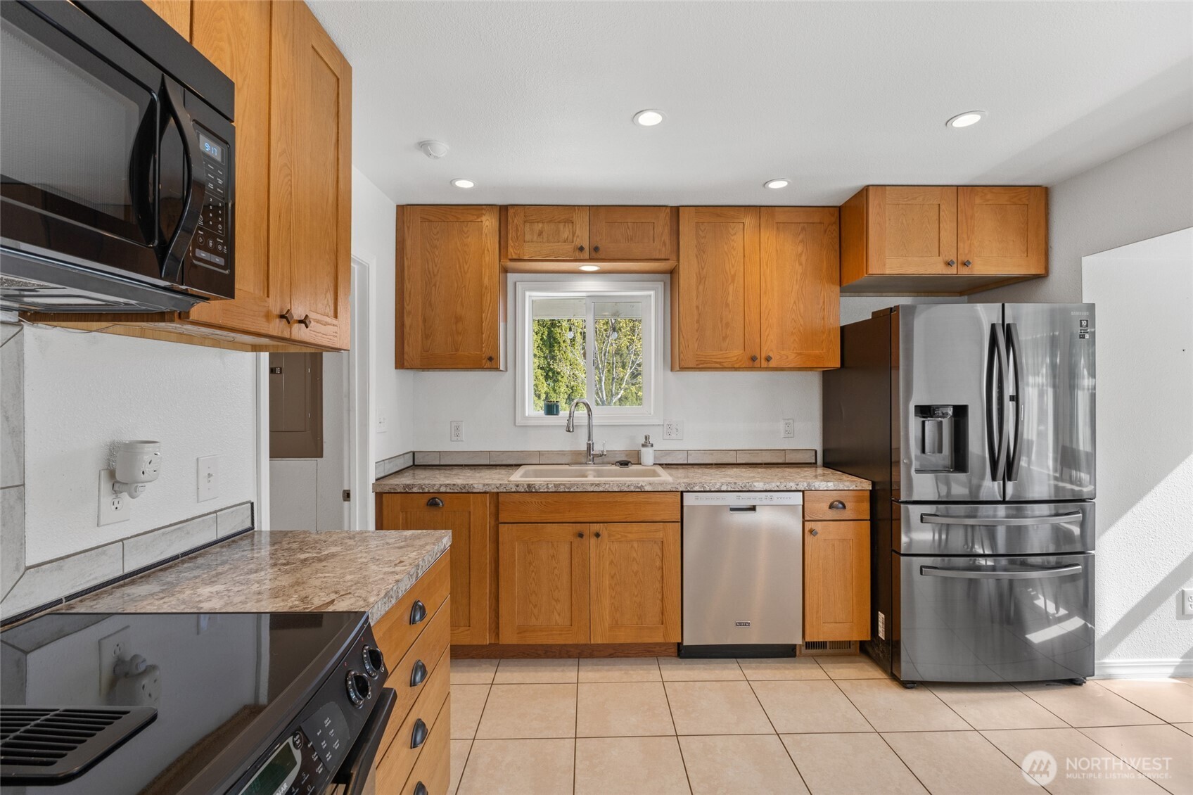 3816 Denton Road Northeast Moses Lake, WA 98837 - Photo 10 of 39 Gallery Image 10