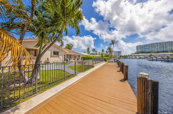$7,500 | 2752 Northeast 3rd Street, Pompano Beach, FL 33062