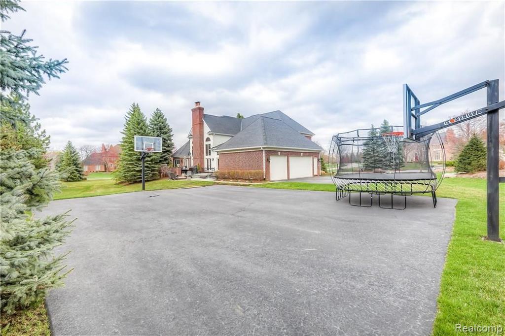4873 Goodison Pl Drive Rochester, MI 48306 - Photo 4 of 55