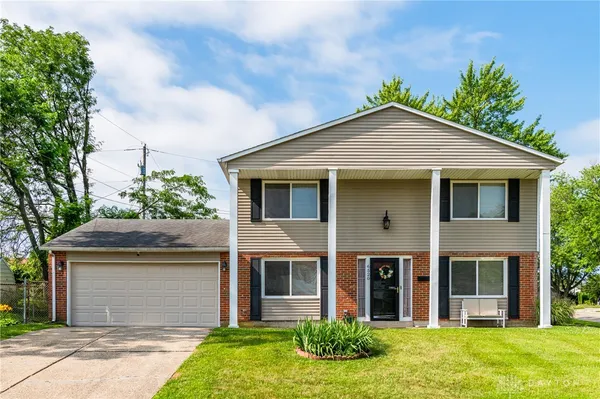 $274,900 | 6520 Larcomb Drive, Huber Heights, OH 45424