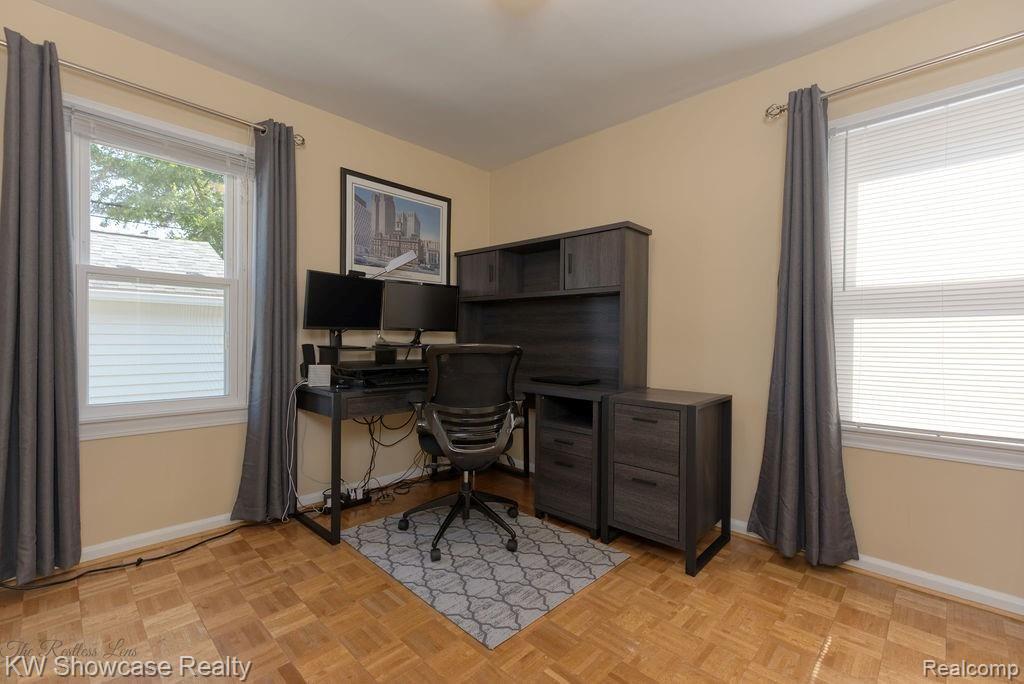 2738 Crooks Road Royal Oak, MI 48073 - Photo 14 of 25