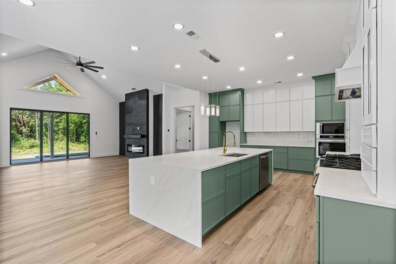 520 Rockbridge Road Southwest Lilburn, GA 30047 - Photo 4 of 43 Gallery Image 4
