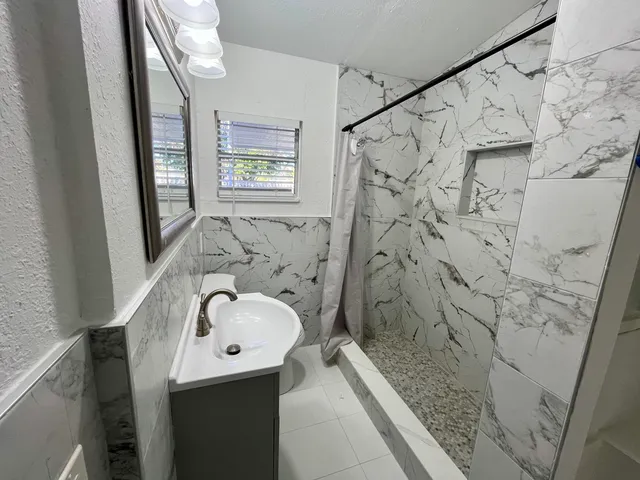 $549,000 | 1205 South Lake Drive, Lantana, FL 33462