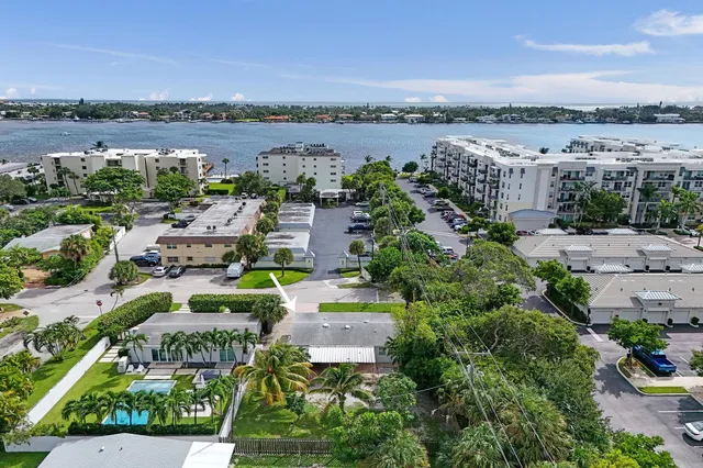 $549,000 | 1205 South Lake Drive, Lantana, FL 33462