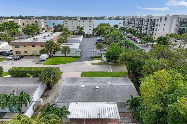 $549,000 | 1205 South Lake Drive, Lantana, FL 33462