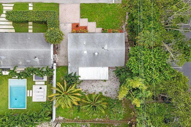 $549,000 | 1205 South Lake Drive, Lantana, FL 33462