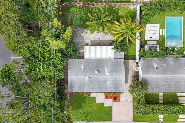 $549,000 | 1205 South Lake Drive, Lantana, FL 33462