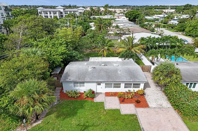 $549,000 | 1205 South Lake Drive, Lantana, FL 33462