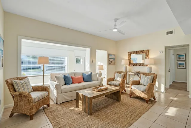 $549,000 | 1205 South Lake Drive, Lantana, FL 33462