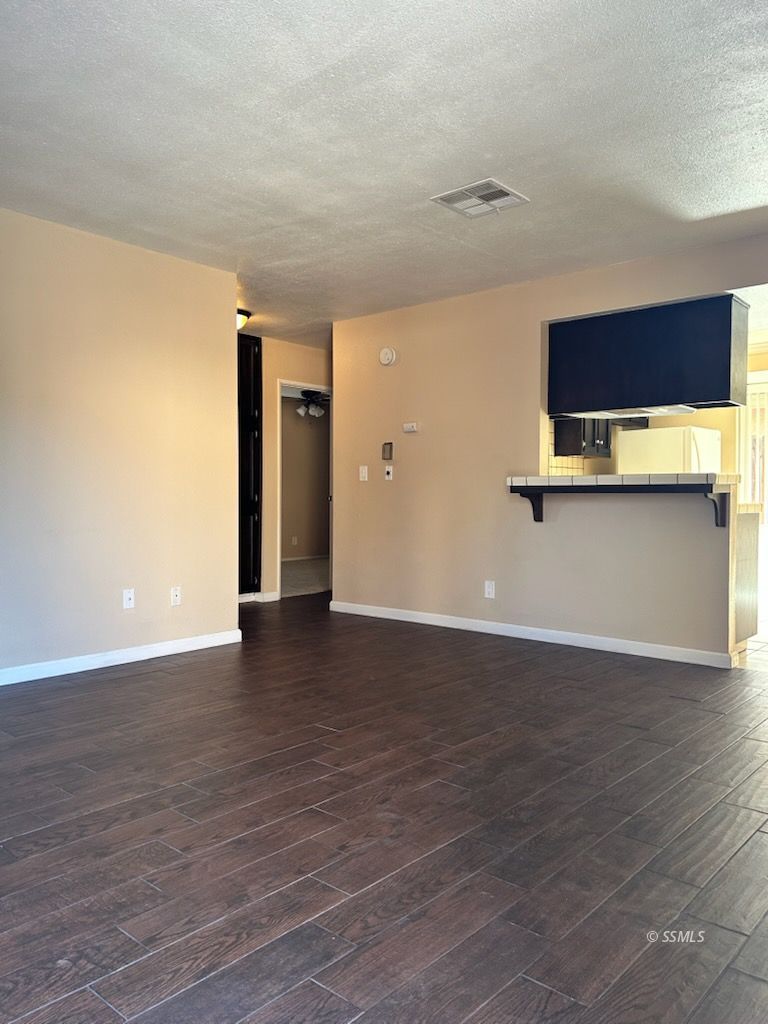 932 West Graaf Avenue Ridgecrest, CA 93555 - Photo 3 of 13