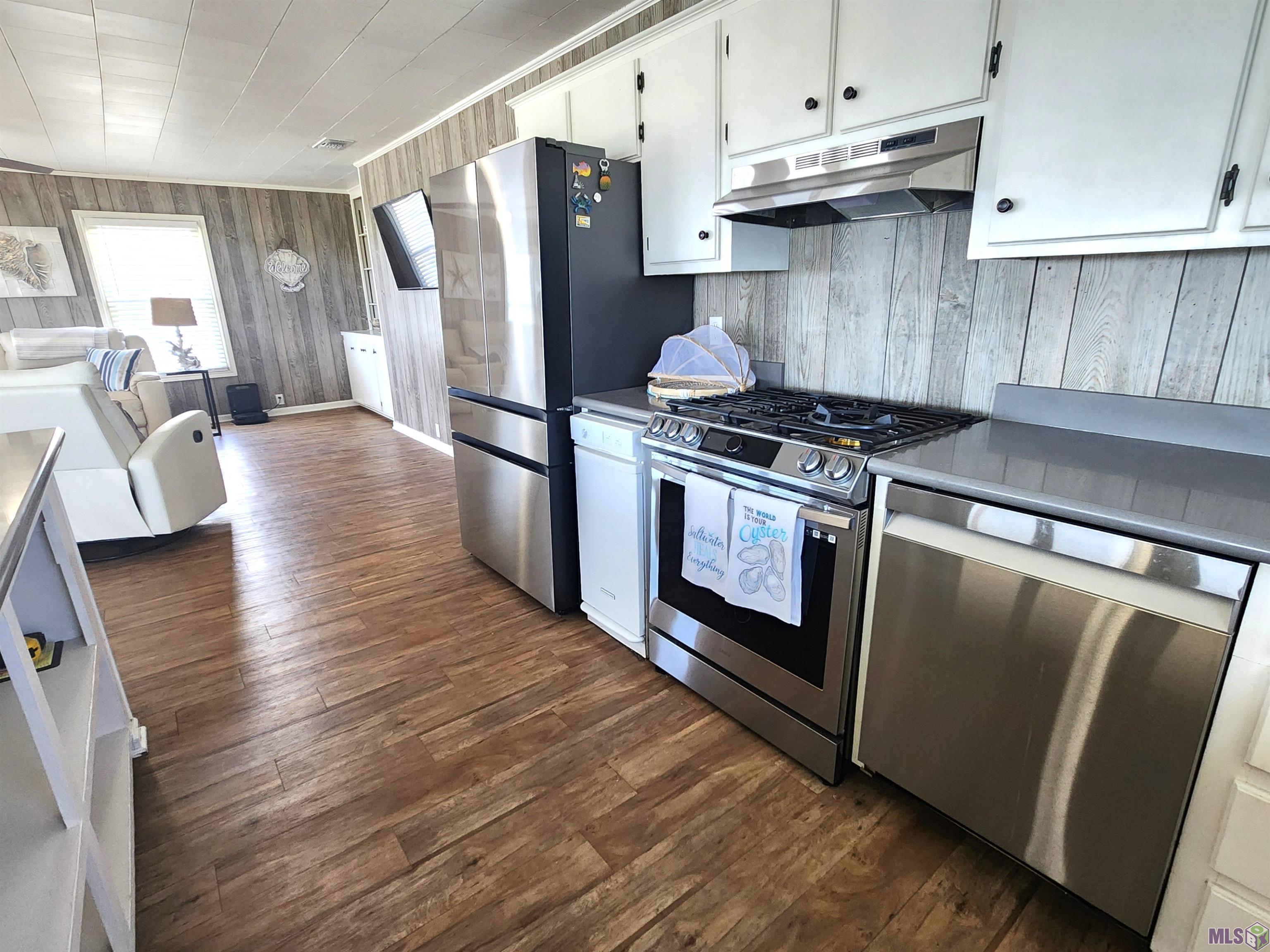 2694 Highway 1 Grand Isle, LA 70358 - Photo 15 of 52