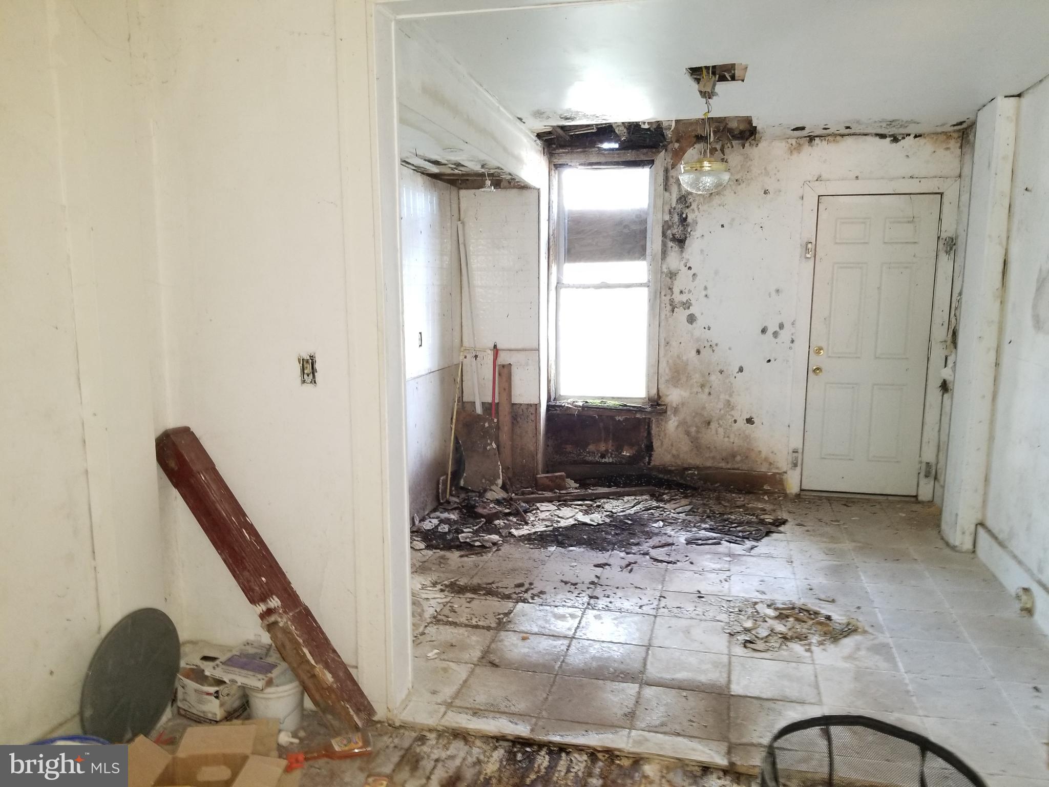 2022 Ridgehill Avenue Baltimore, MD 21217 - Photo 2 of 7 Gallery Image 2