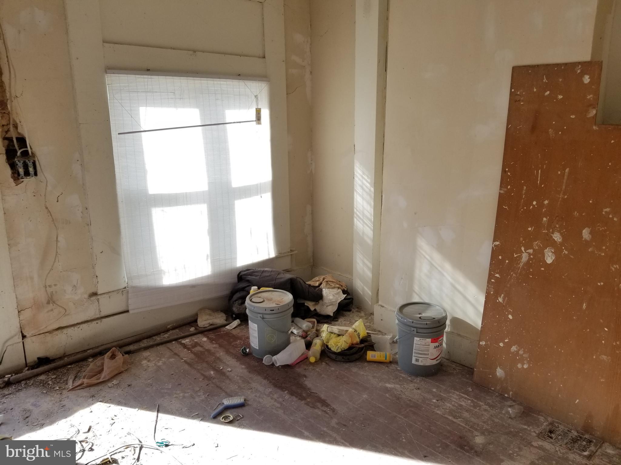 2022 Ridgehill Avenue Baltimore, MD 21217 - Photo 4 of 7 Gallery Image 4