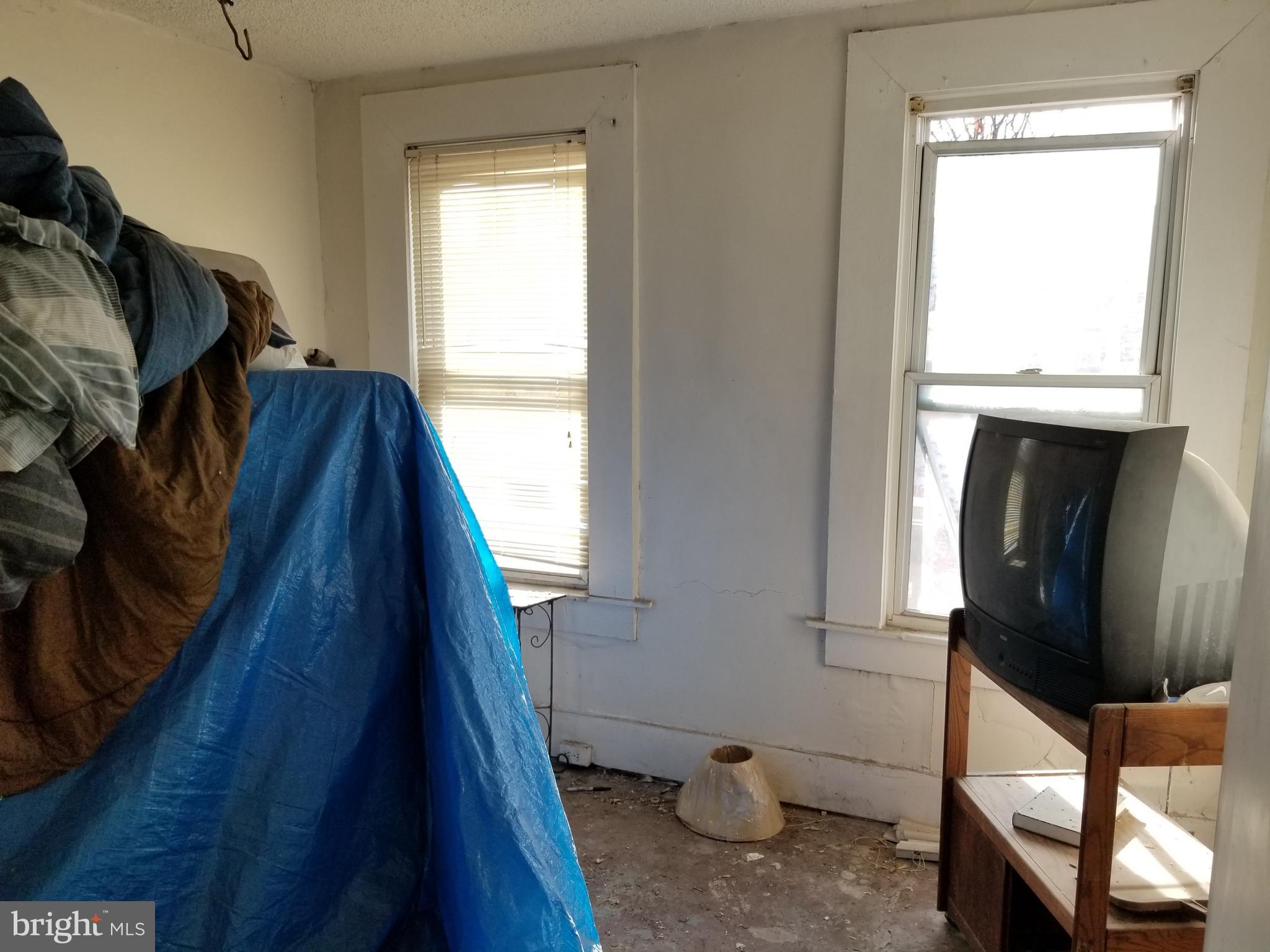 2022 Ridgehill Avenue Baltimore, MD 21217 - Photo 6 of 7 Gallery Image 6