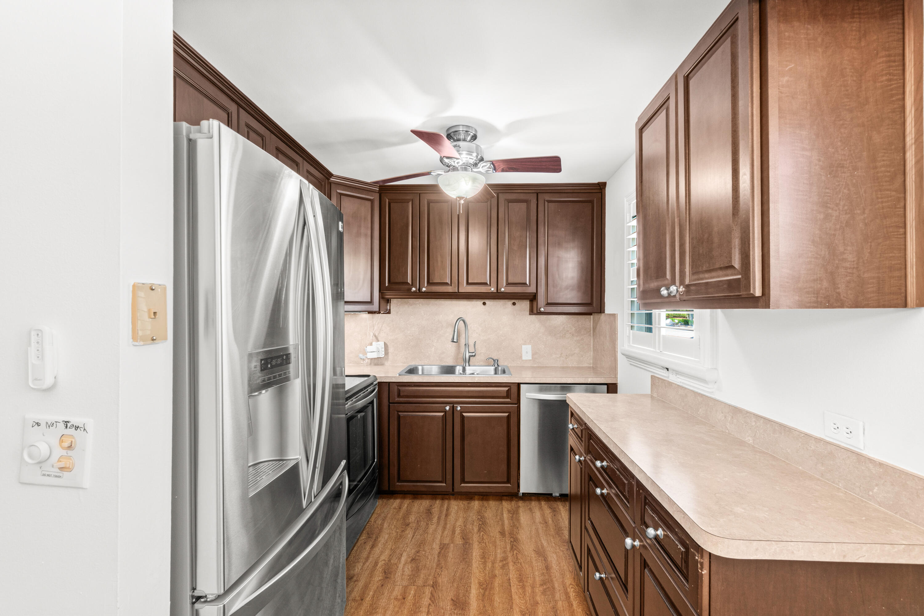 434 Mansfield K Boca Raton, FL 33434 - Photo 3 of 34 Updated Kitchen