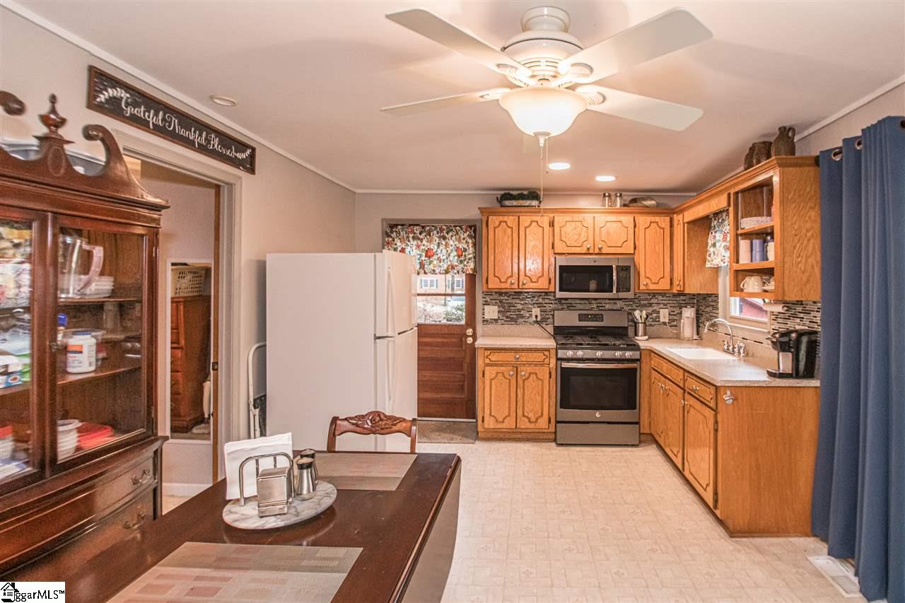 279 Lake Cheohee Road Tamassee, SC 29686 - Photo 21 of 36 Gallery Image 21
