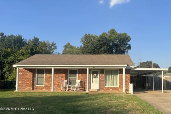 $190,000 | 1976 Cresthill Drive West, Southaven, MS 38671