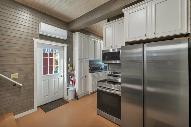 $1,900,000 | 484 Old Swanzey Road, Chesterfield, NH 03462