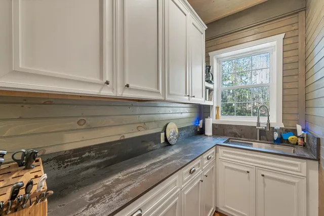 $1,900,000 | 484 Old Swanzey Road, Chesterfield, NH 03462