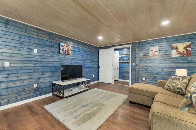 $1,900,000 | 484 Old Swanzey Road, Chesterfield, NH 03462