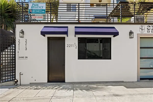 $2,500 | 2211 1/2 Hyperion Avenue, Los Angeles, CA 90027