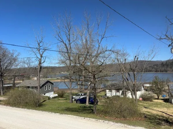 $199,000 | 592 Outlook Drive, Edwards, MO 65326