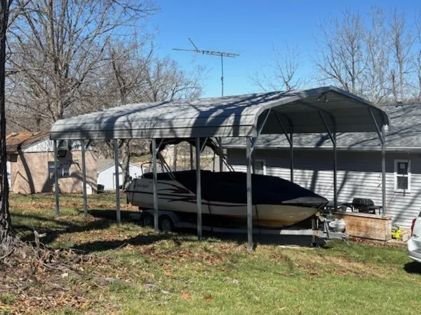 $199,000 | 592 Outlook Drive, Edwards, MO 65326