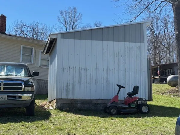 $199,000 | 592 Outlook Drive, Edwards, MO 65326