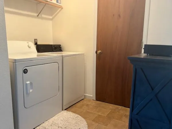 $199,000 | 592 Outlook Drive, Edwards, MO 65326