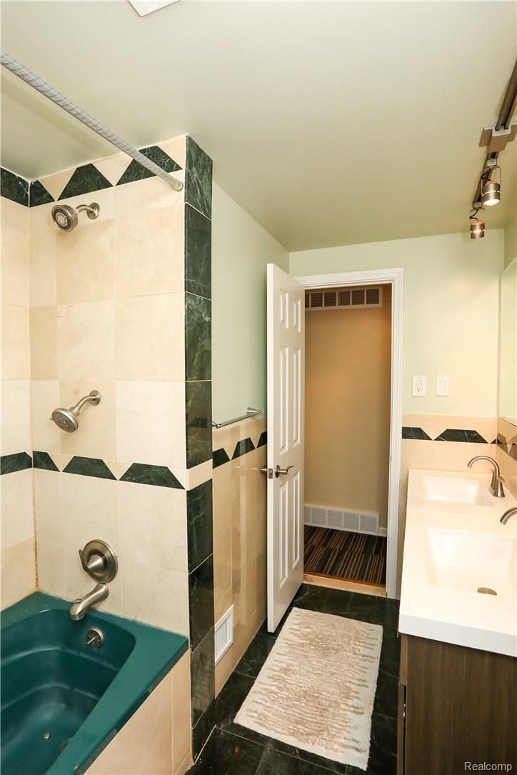 3020 Crooks Road Royal Oak, MI 48073 - Photo 26 of 38 Crooks-24.jpg