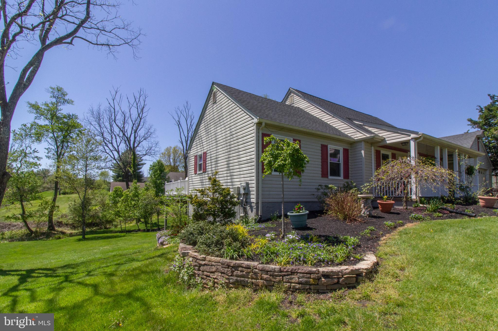 185 Firethorn Road Newtown, PA 18940 - Photo 3 of 38