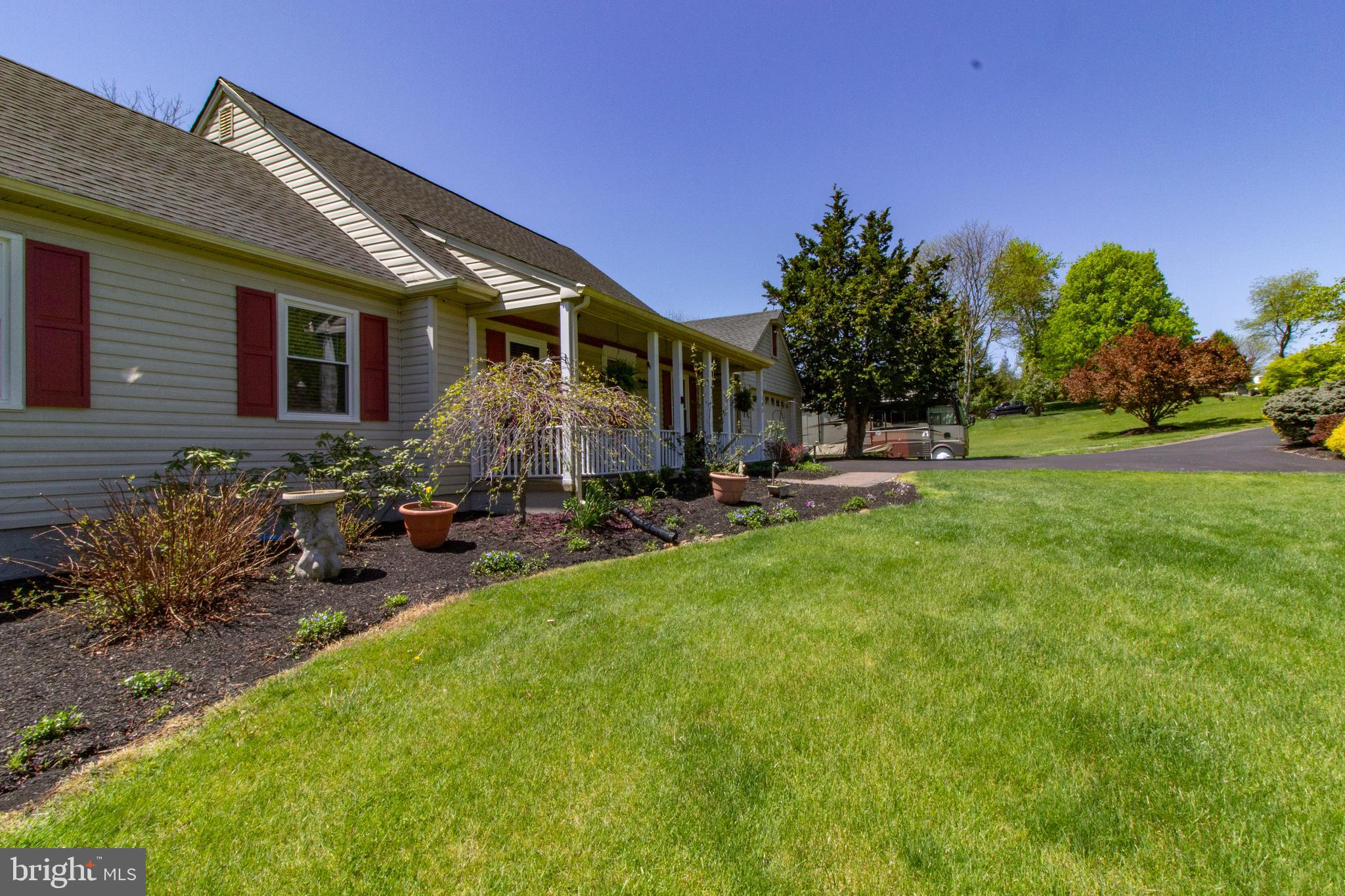 185 Firethorn Road Newtown, PA 18940 - Photo 4 of 38