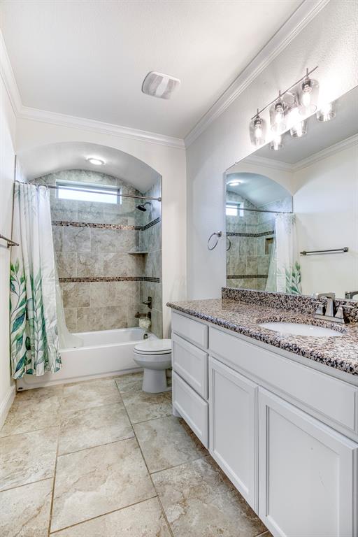 901 Inverness Court Lucas, TX 75002 - Photo 26 of 40 Full bath featuring shower / bathtub combination with curtain, vanity, and crown molding