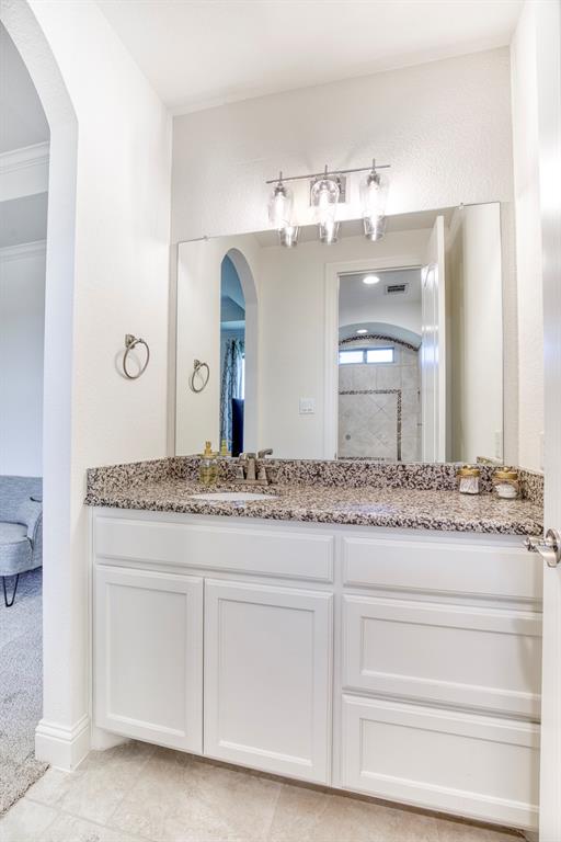 901 Inverness Court Lucas, TX 75002 - Photo 33 of 40 Ensuite bathroom featuring vanity