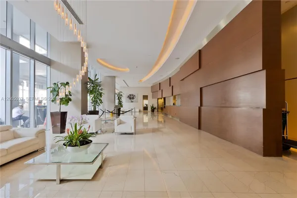 $4,200 | 1111 Southwest 1st Avenue, Unit LPH3820, Miami, FL 33130