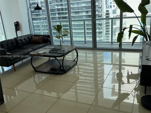 $4,200 | 1111 Southwest 1st Avenue, Unit LPH3820, Miami, FL 33130