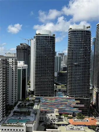 $4,200 | 1111 Southwest 1st Avenue, Unit LPH3820, Miami, FL 33130