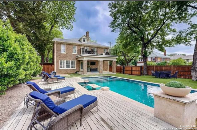 $1,750 | 2401 South, Dallas, TX 75215