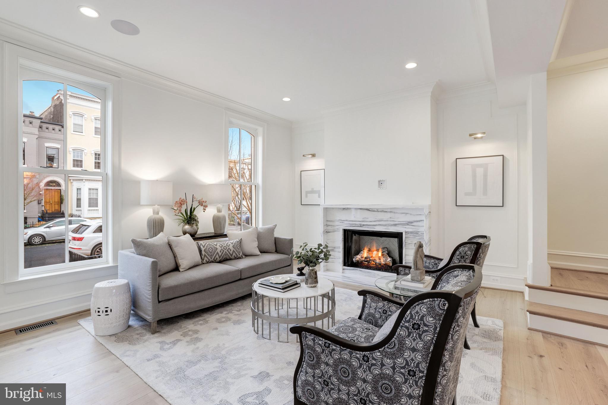 318 A Street Northeast Washington, DC 20002 - Photo 5 of 36 Main Level - Living Room