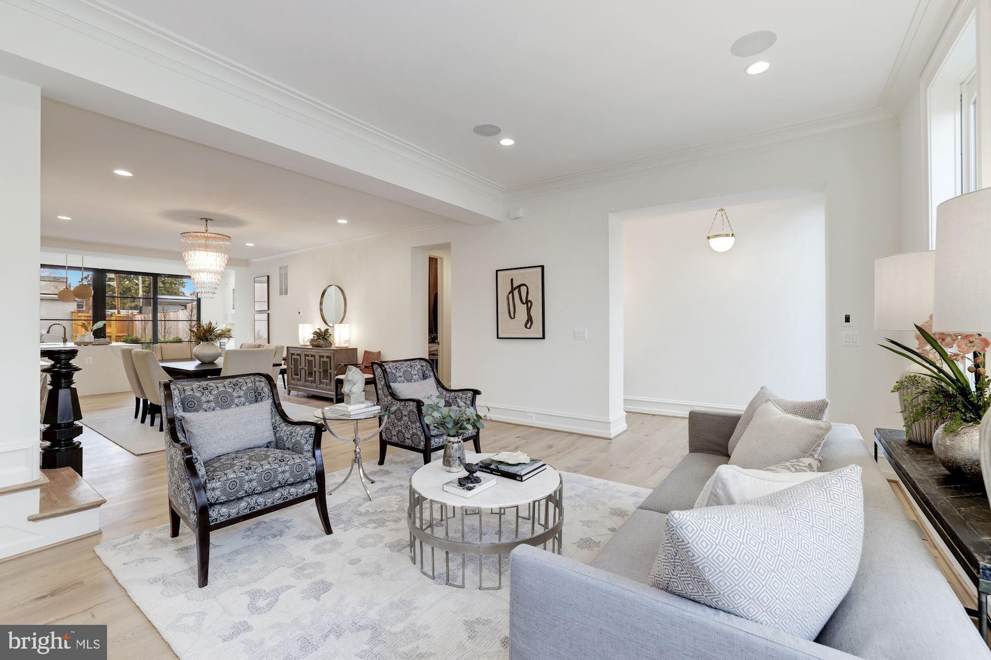 318 A Street Northeast Washington, DC 20002 - Photo 6 of 36 Main Level - Living Room