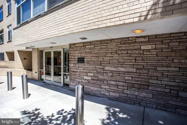 $2,100 | 2401 H Street Northwest, Unit 202, Washington, DC 20037