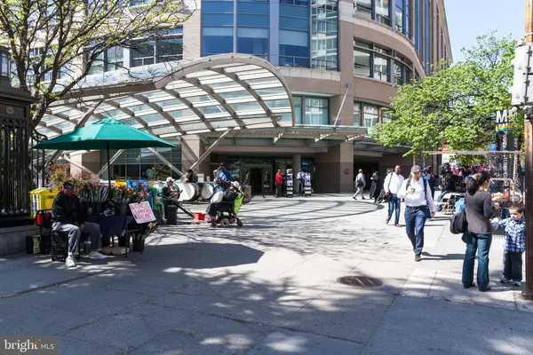 $2,100 | 2401 H Street Northwest, Unit 202, Washington, DC 20037