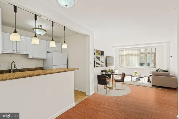 $2,100 | 2401 H Street Northwest, Unit 202, Washington, DC 20037