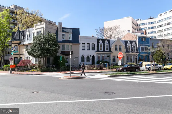 $2,100 | 2401 H Street Northwest, Unit 202, Washington, DC 20037