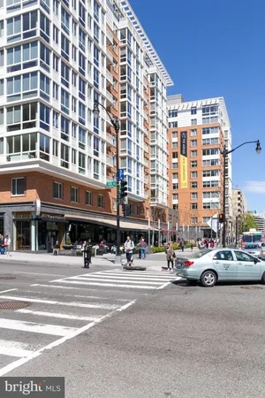 $2,100 | 2401 H Street Northwest, Unit 202, Washington, DC 20037