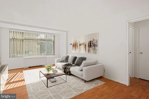$2,100 | 2401 H Street Northwest, Unit 202, Washington, DC 20037