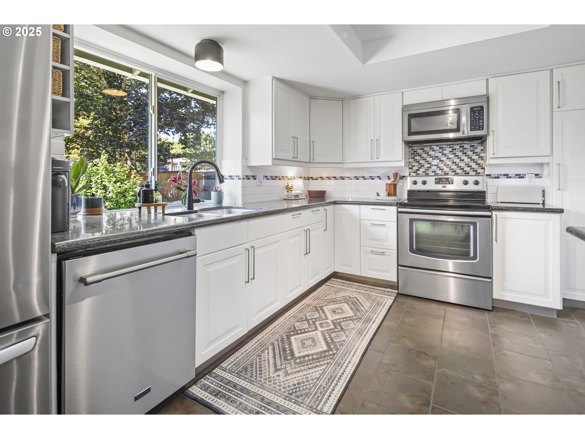 12800 Southwest Hanson Road Beaverton, OR 97008 - Photo 11 of 26 Kitchen